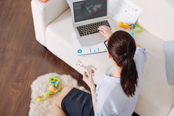 mother working maternity leave